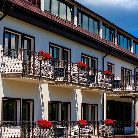 La Casa Cu Stuf Hotel Baldovinesti Buitenkant foto