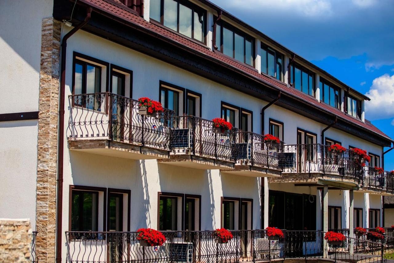 La Casa Cu Stuf Hotel Baldovinesti Buitenkant foto