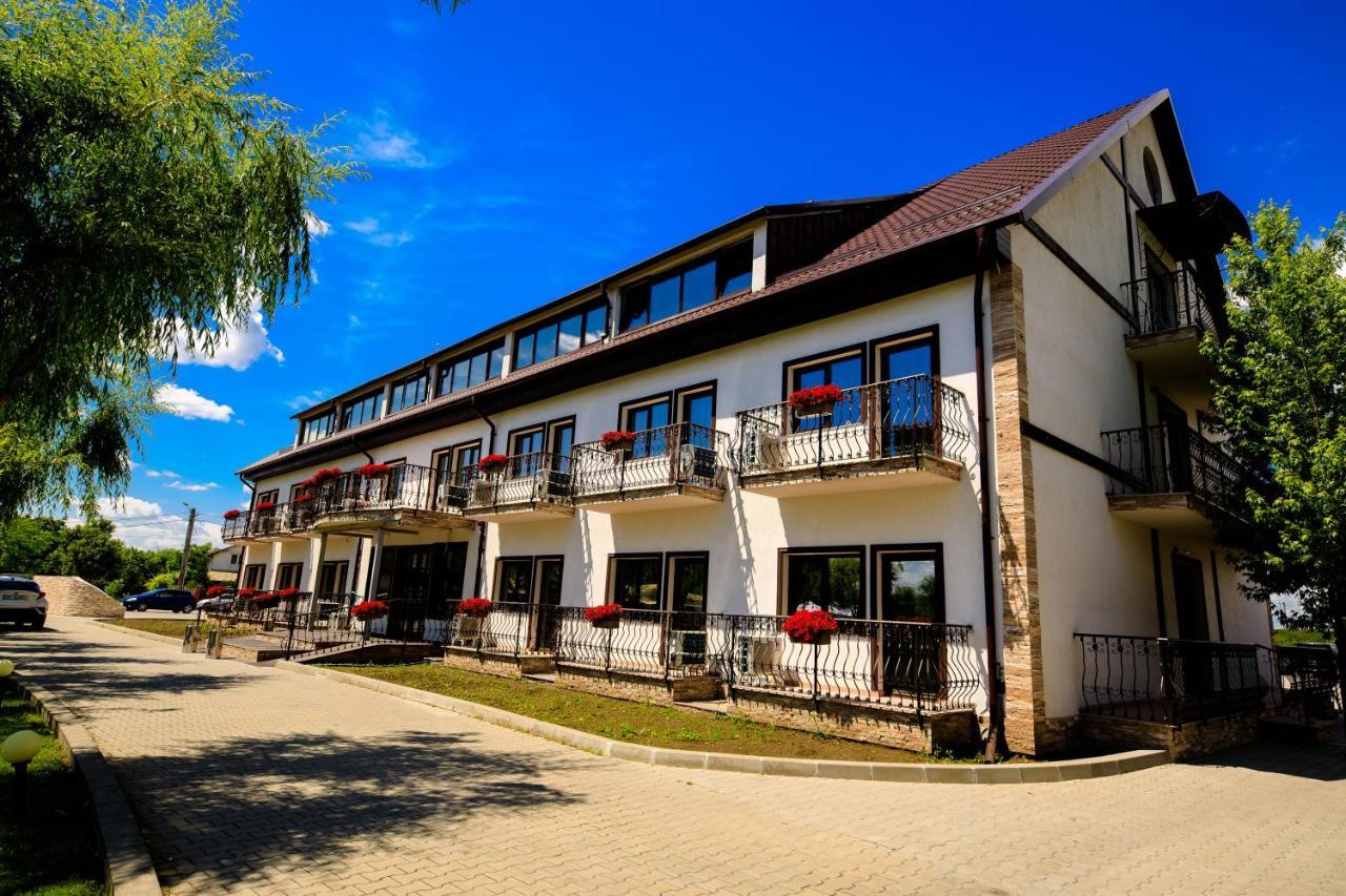 La Casa Cu Stuf Hotel Baldovinesti Buitenkant foto