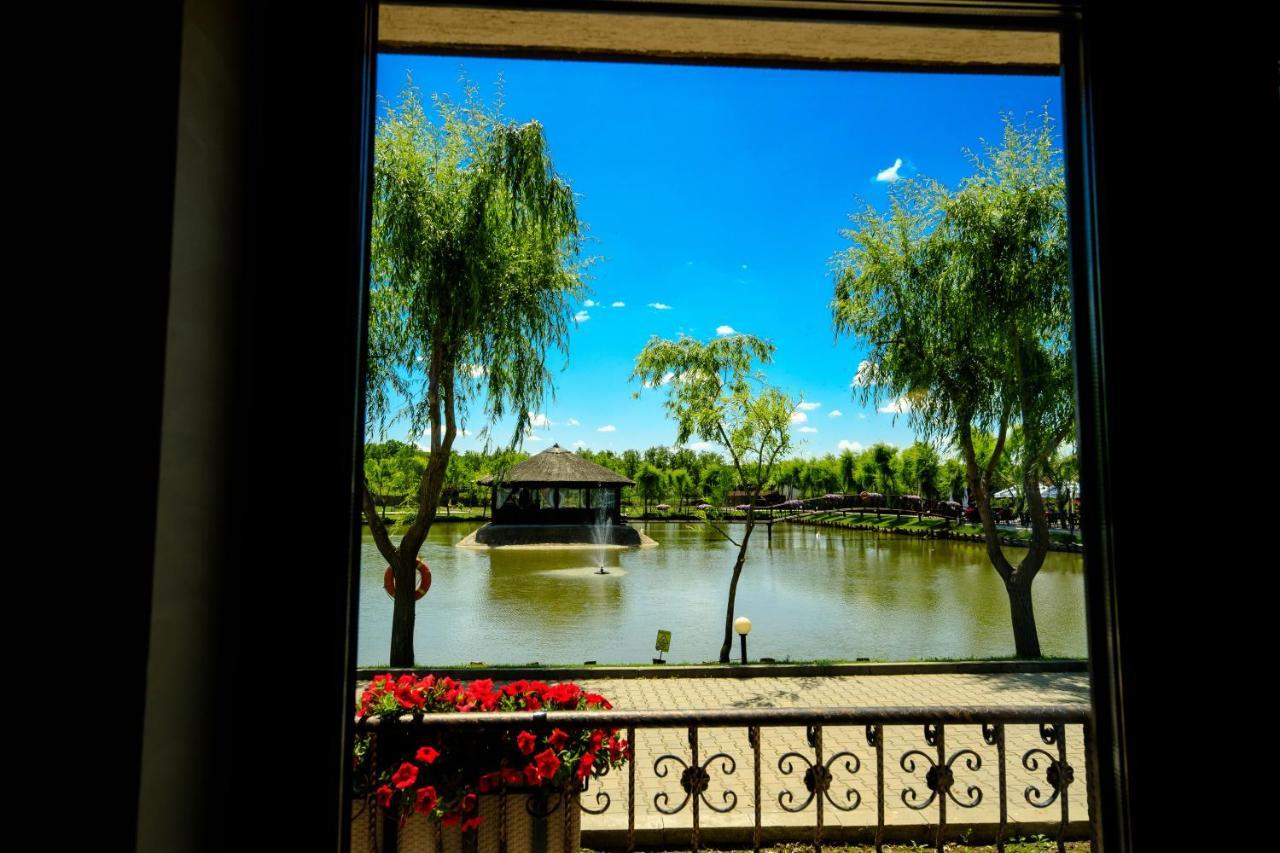 La Casa Cu Stuf Hotel Baldovinesti Buitenkant foto