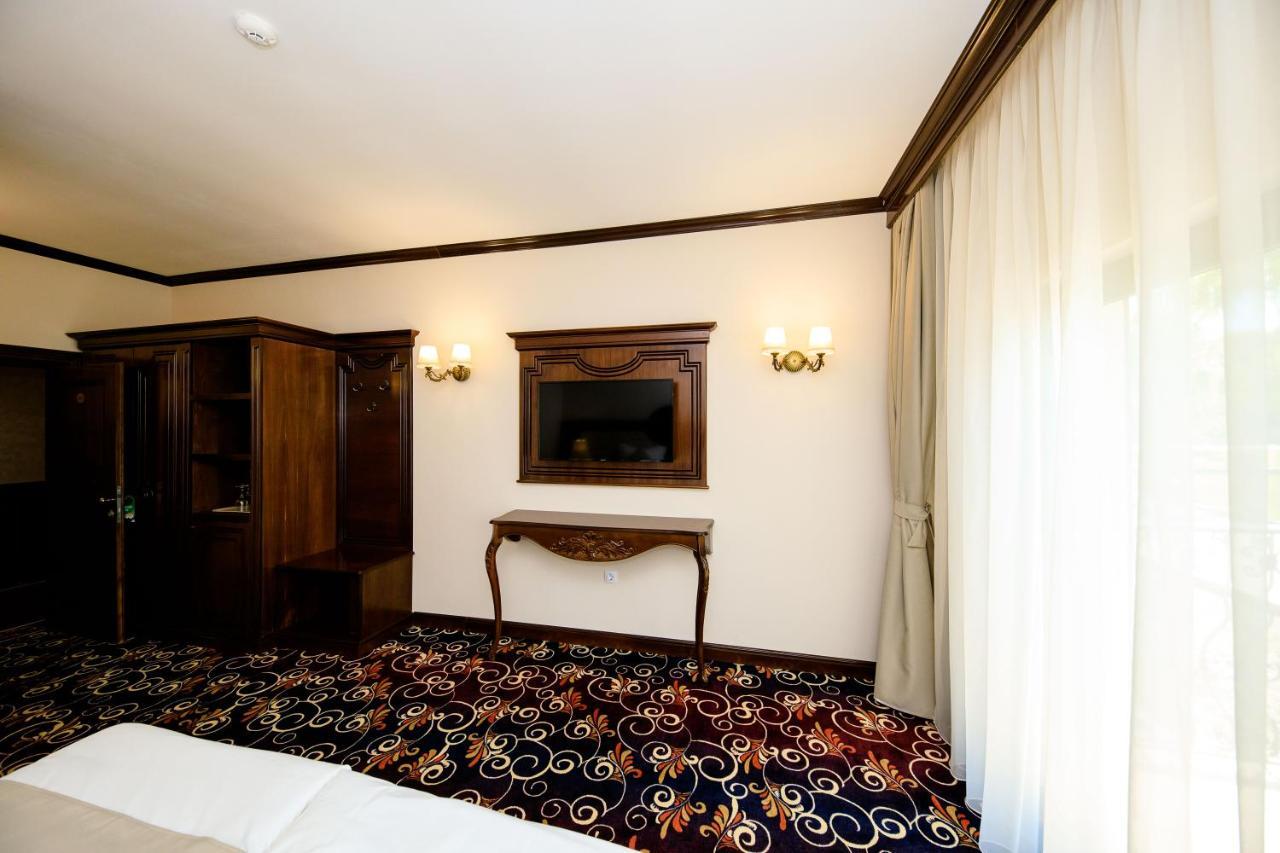 La Casa Cu Stuf Hotel Baldovinesti Buitenkant foto
