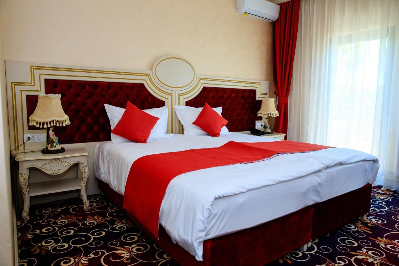 La Casa Cu Stuf Hotel Baldovinesti Buitenkant foto
