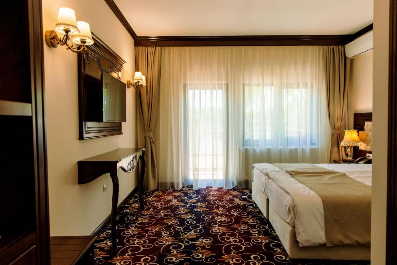La Casa Cu Stuf Hotel Baldovinesti Buitenkant foto