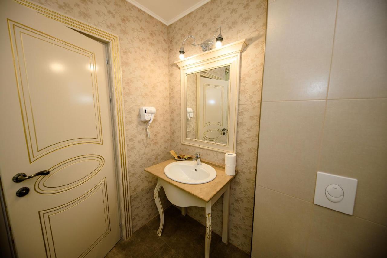 La Casa Cu Stuf Hotel Baldovinesti Buitenkant foto